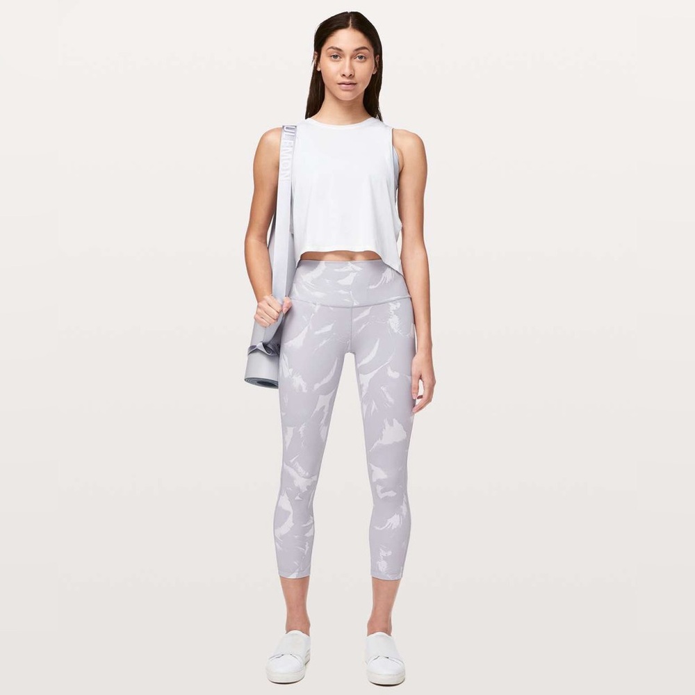 Lululemon Speed Up Tight 25” Leggings-size 6 *like NEW*